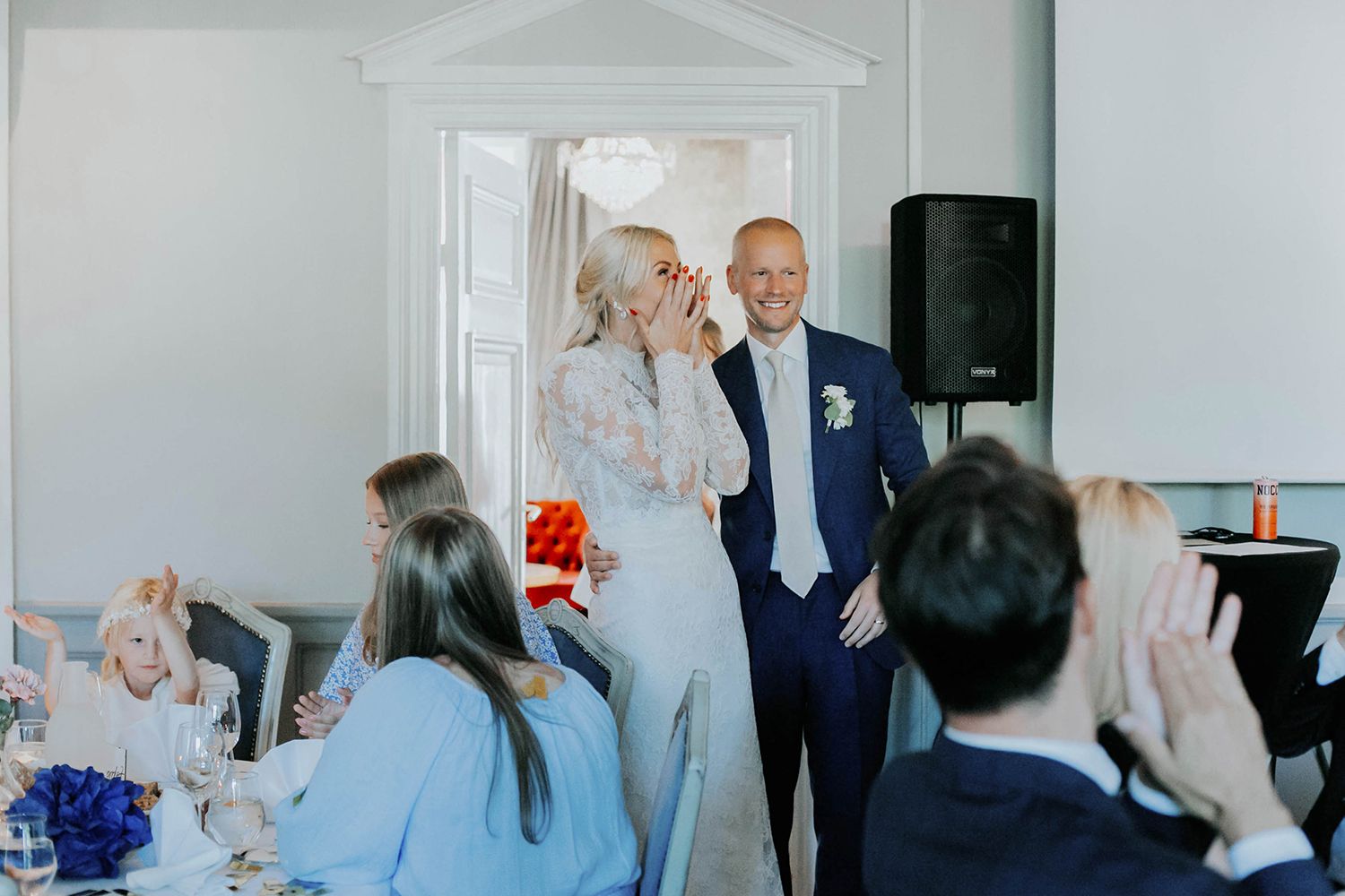 Bröllop på Dömle Herrgård. Sommarbröllop Louise och Viktor. Fotograf Rebecca Nordin, Karlstad.