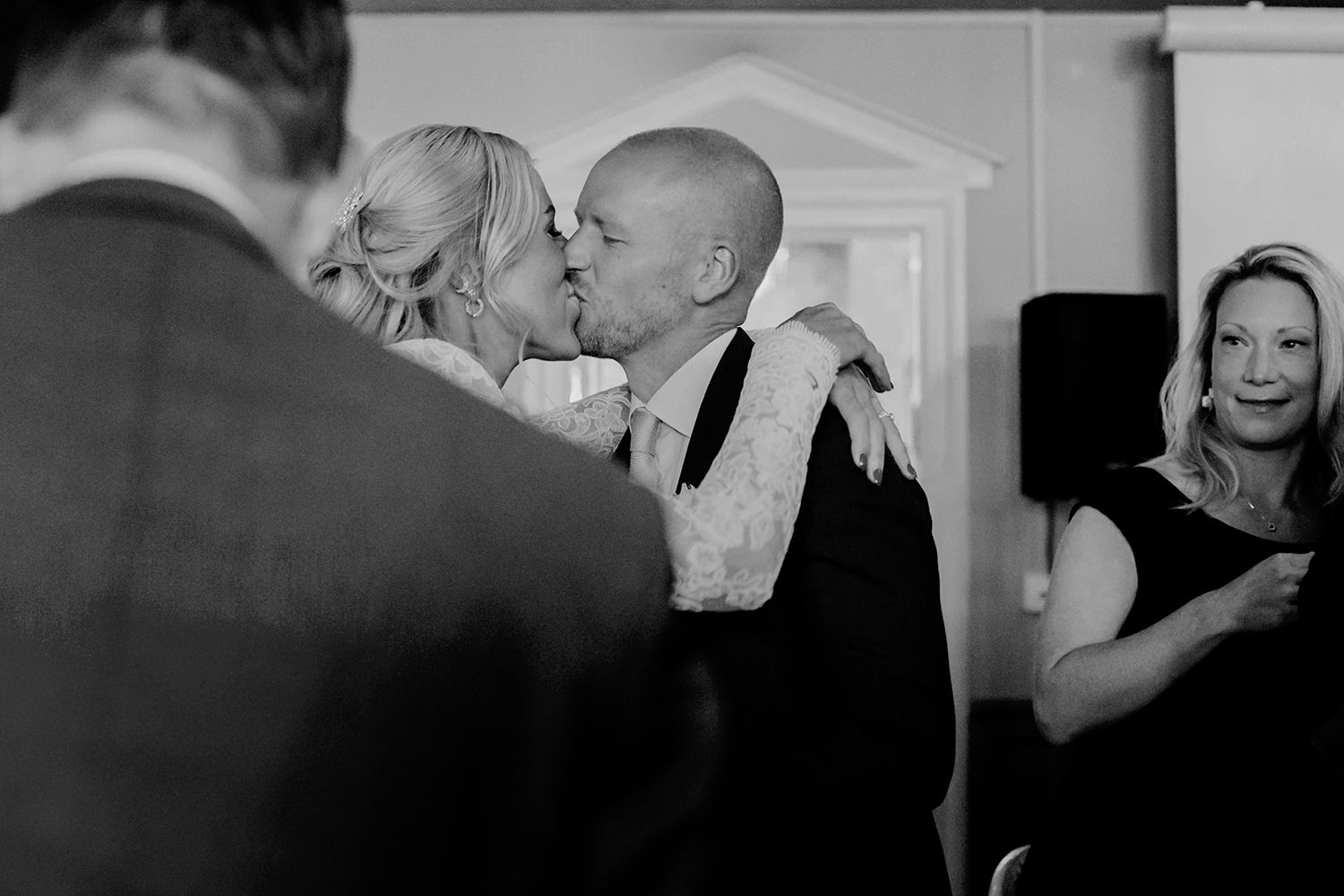 Bröllop på Dömle Herrgård. Sommarbröllop Louise och Viktor. Fotograf Rebecca Nordin, Karlstad.