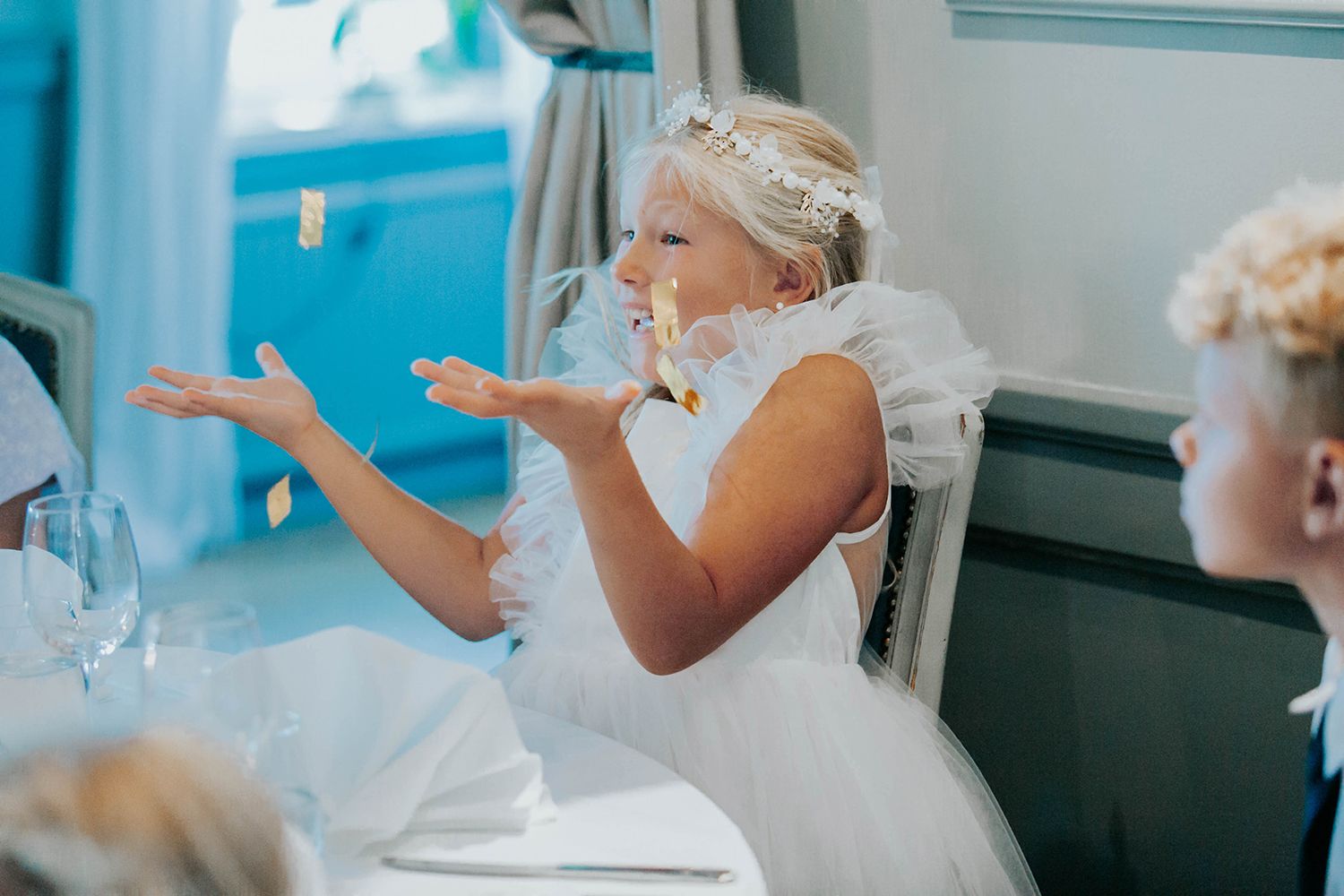 Bröllop på Dömle Herrgård. Sommarbröllop Louise och Viktor. Fotograf Rebecca Nordin, Karlstad.