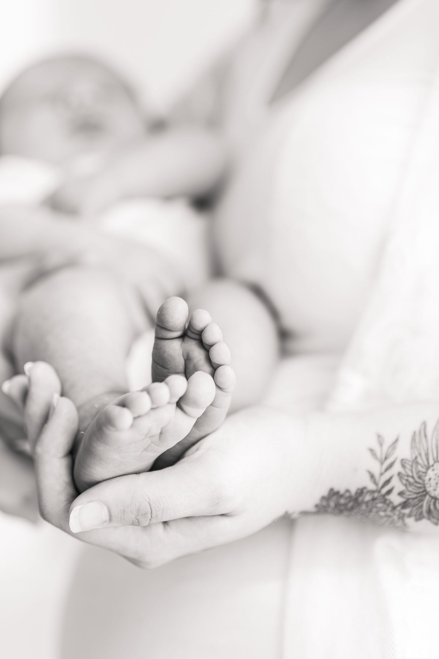 Photographe de maternité et nouveau-né à Saint-Augustin-de-Desmaures, près de Québec. Garde-robe cliente disponible pour maman et bébé