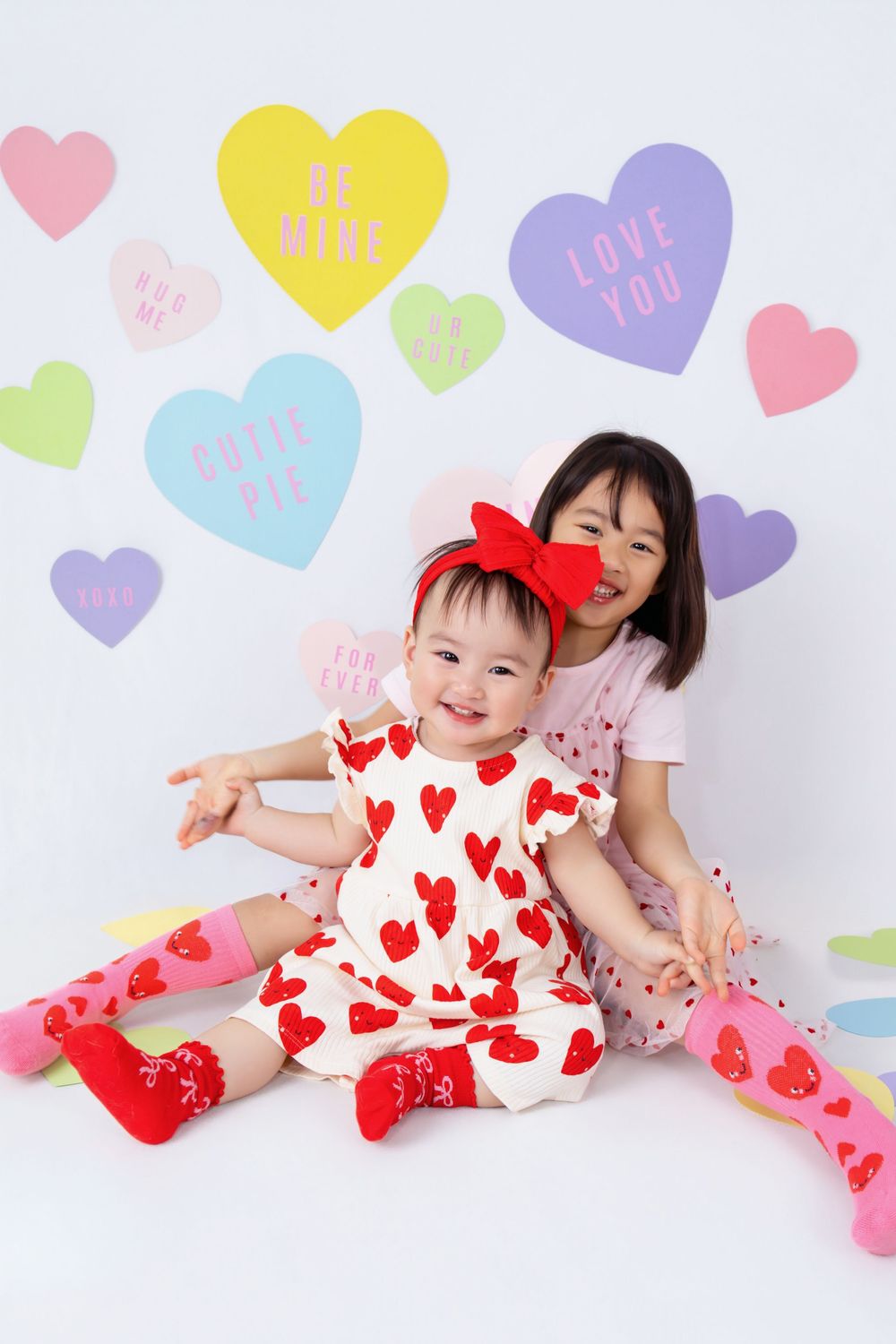 Looking for a photographer who creates a comfortable environment for families? Comfortable home studio located on Hong Kong Island.