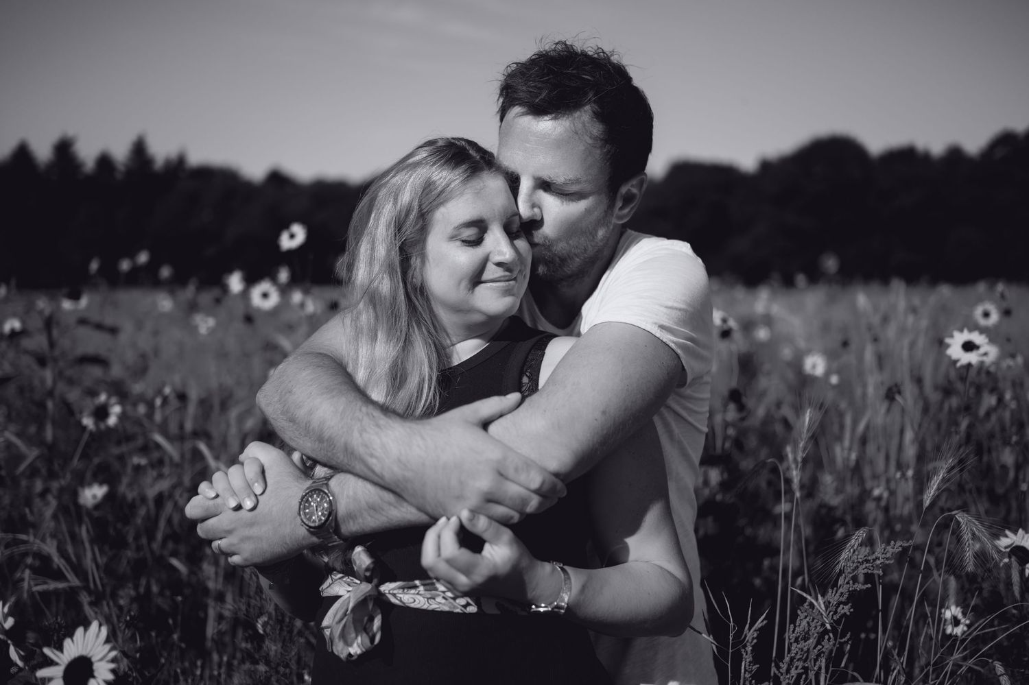 Loveshoot Rhenen  in de natuur - Fotograaf Elles Yanna Photography