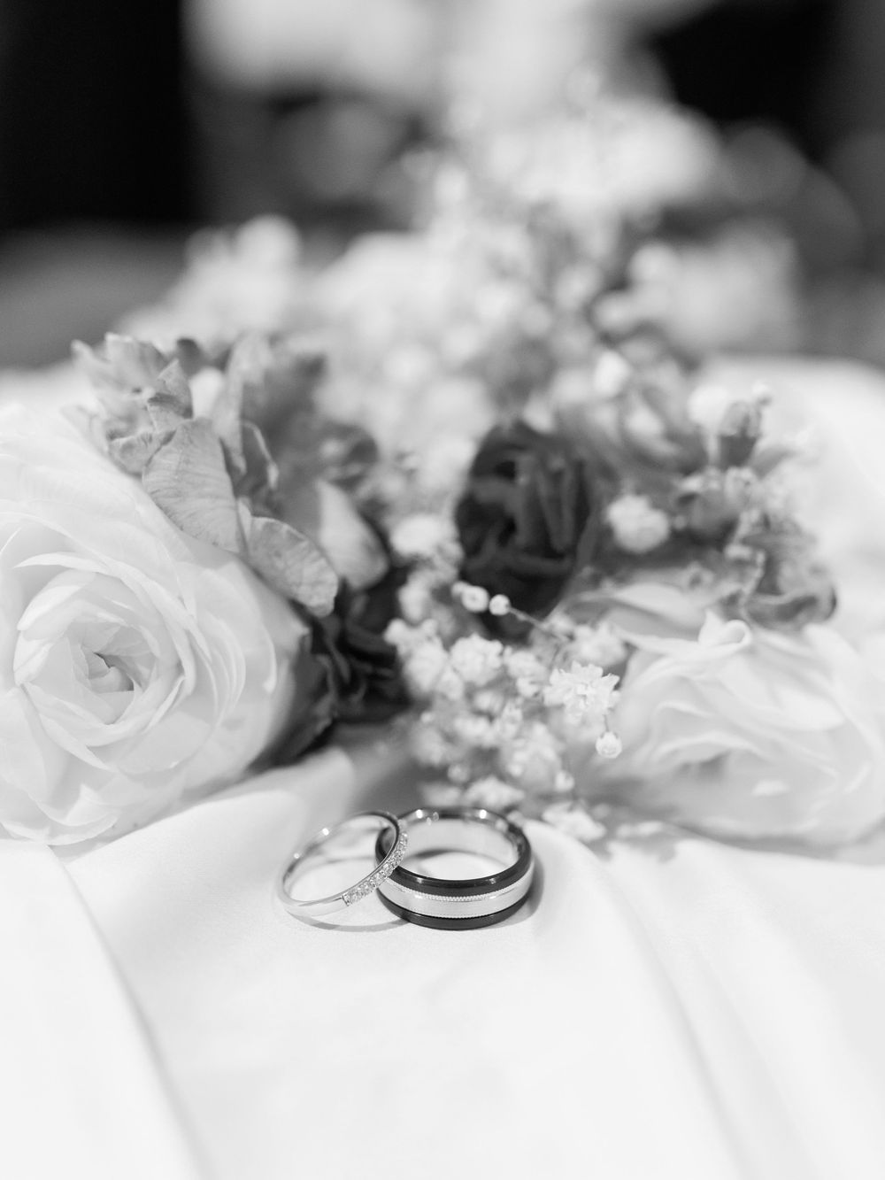 Detail picture of wedding bands during a Toronto wedding session