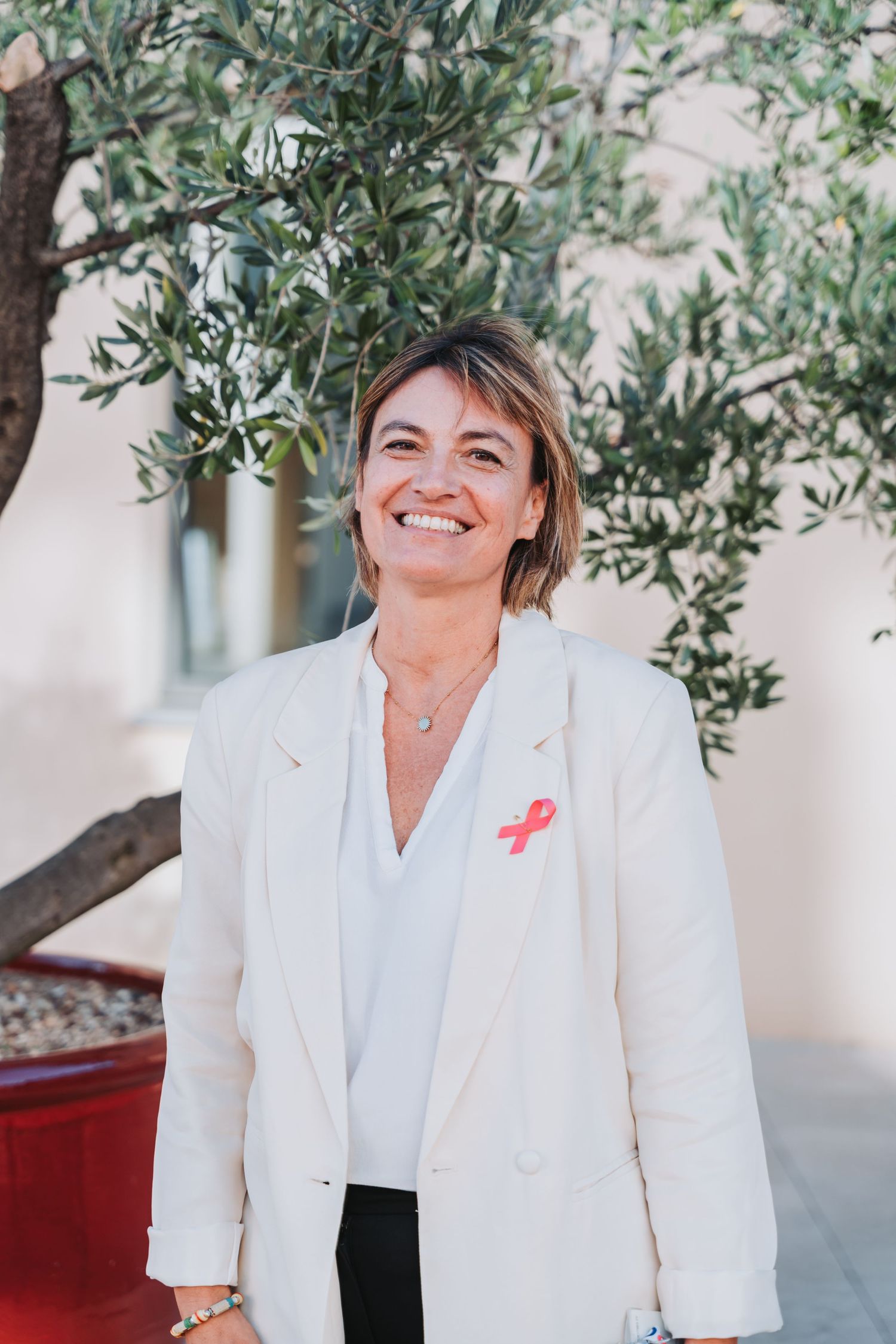 portrait d'une femme souriante