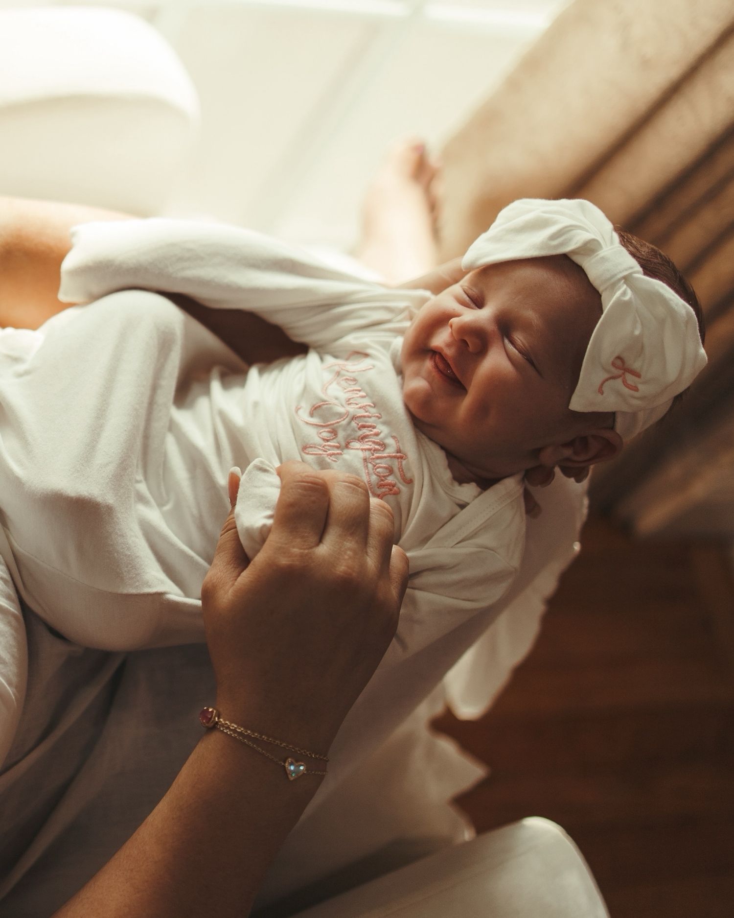 IN-HOME LIFESTYLE NEWBORN PHOTOSHOOT