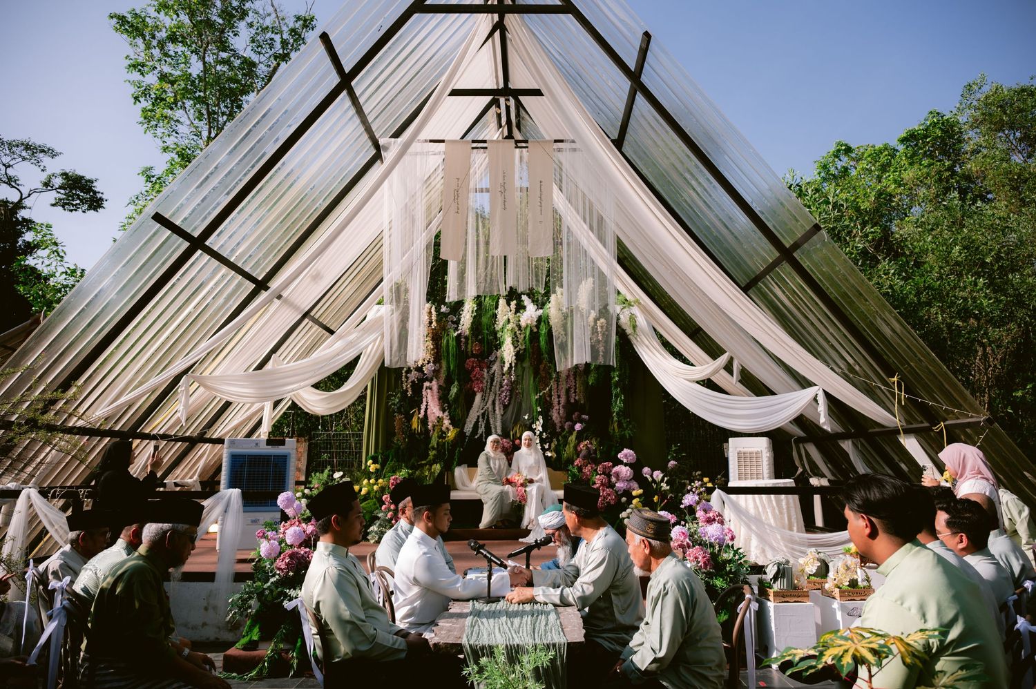 Wedding experiences starting from RM1,500 ✨
Because your memories deserve to be captured beautifully.