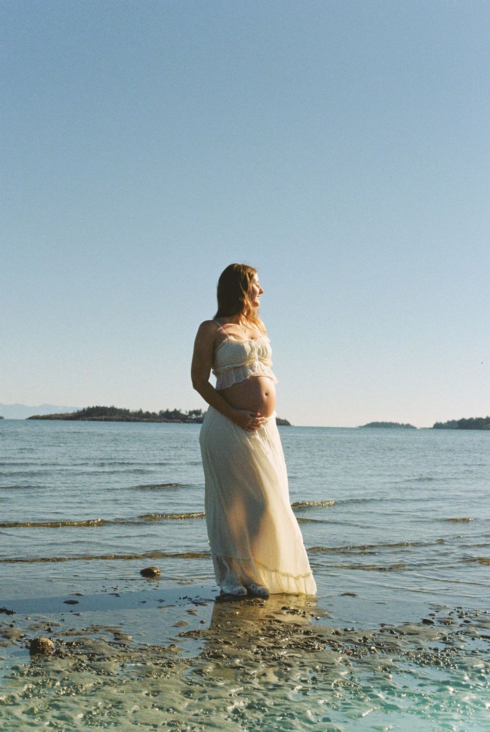 Comox Valley Maternity Photographer. Film