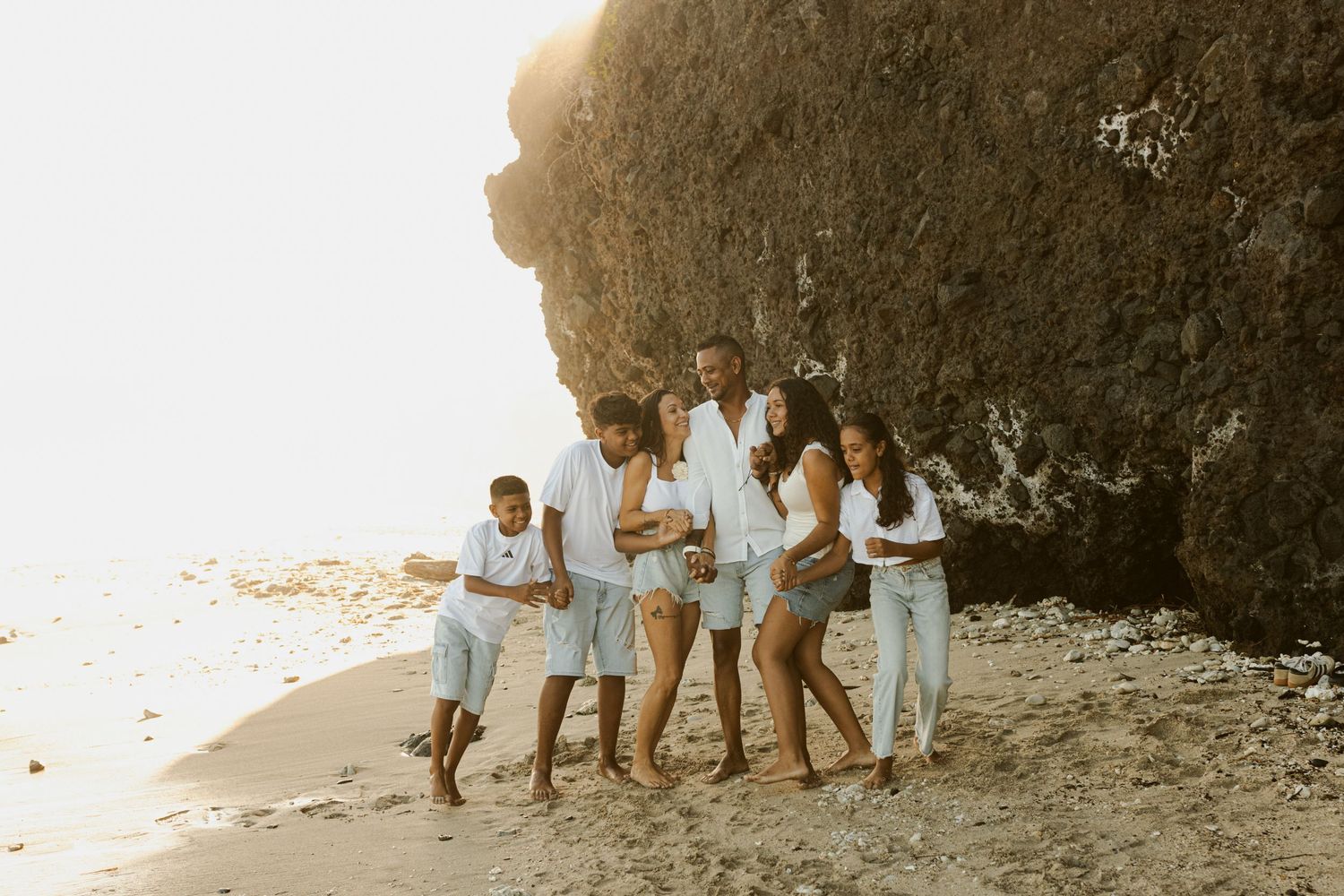 Séance famille recomposé - Photographe de grossesse et famille dans les Bouches-du-Rhône, au style Moody.