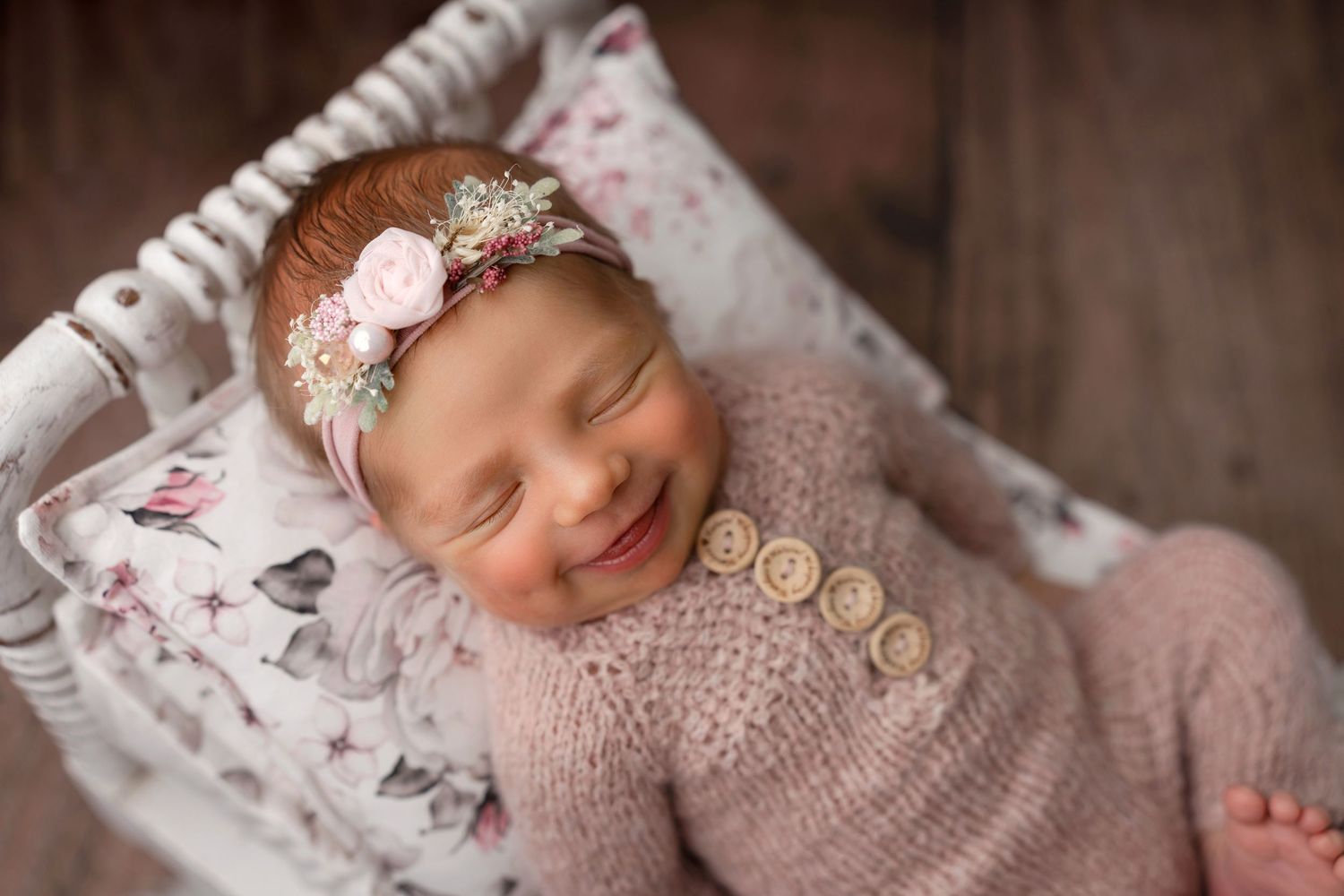 NEWBORN PHOTOGRAPHER, MAY SPECIAL, BOOK NOW AND GET 10% OFF. NEWBORN PHOTOGRAPHY IN HITCHCOCK, GALVESTON COUNTY