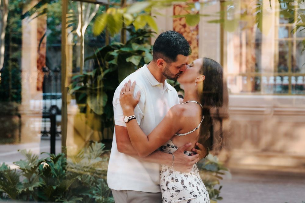Couple reaction surprise proposal Barcelona