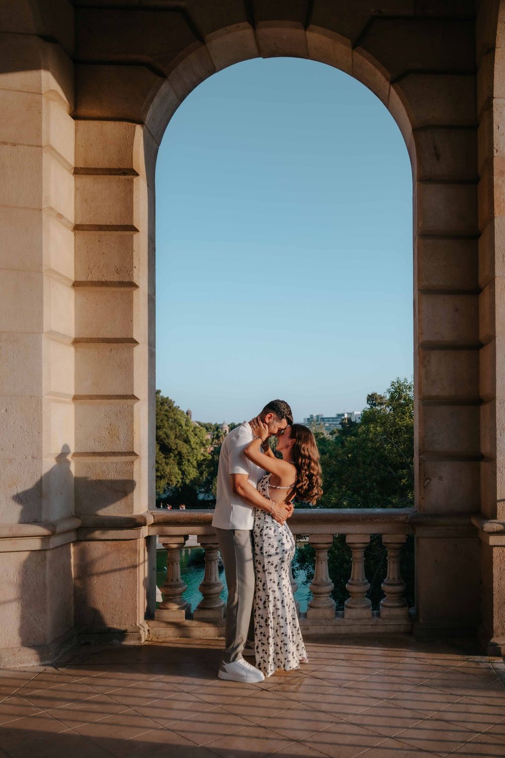 Magical afternoon couple photoshoot