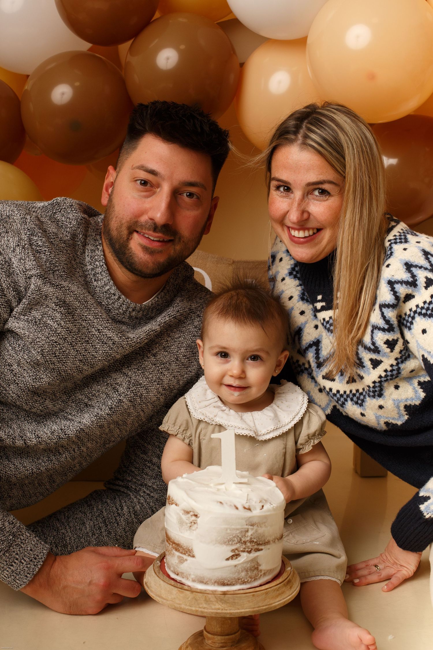 smash cake, fotografía smashcake, fotos de cumpleaños, cumple un añito, su primer añito, fotos de niños en estudio, estudio de fotografía