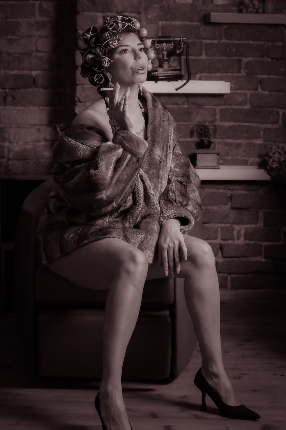 Businessfotografie, Business Project. Classic black and white portrait with vintage styling and brick wall background.