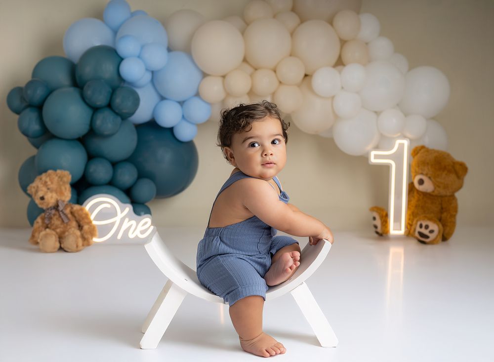 cake smash photography session in MA