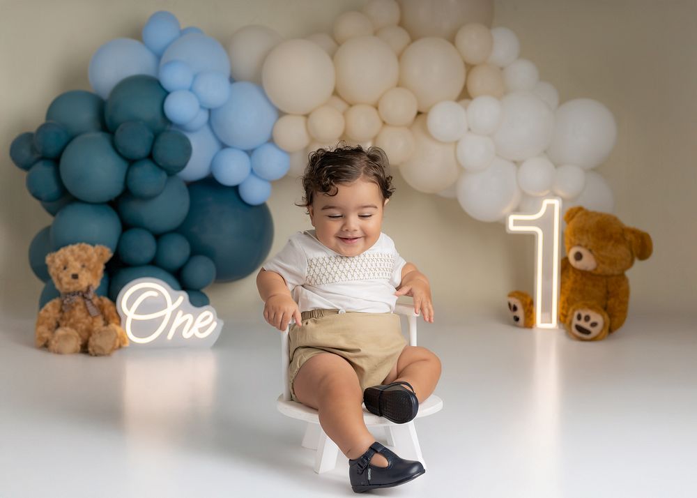 cake smash photography session in MA