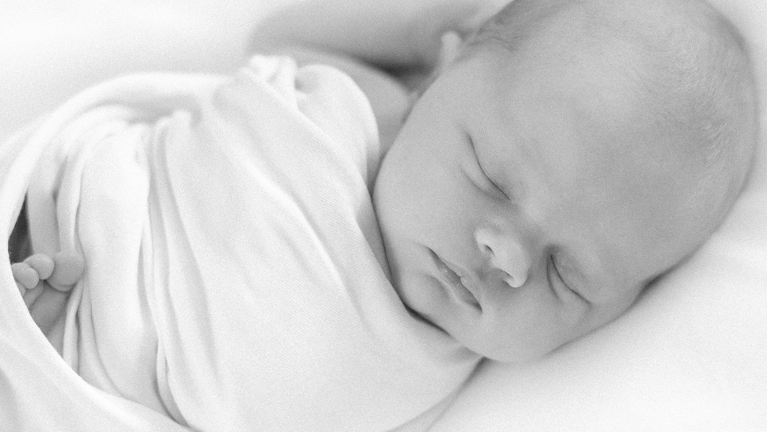 Kauniit vastasyntyneen kuvat. Luonnolliset newborn-kuvat. Newborn-kuvaus Espoo Helsinki Vantaa Kauniainen. Valokuvaus Espoo. Valokuvaaja