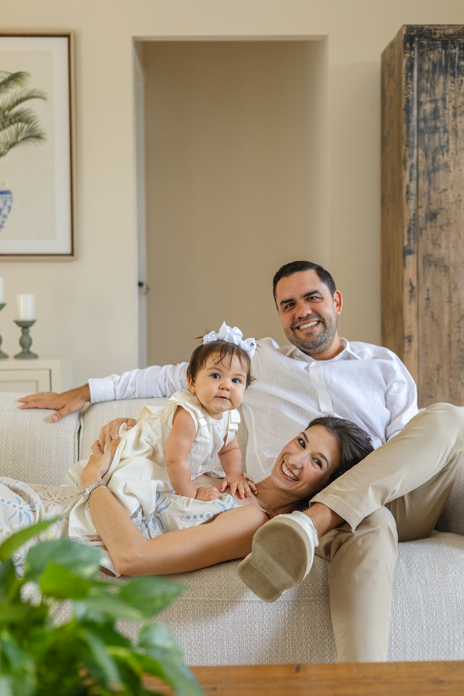 A relaxed family session filled with genuine connection in Punta Cana.