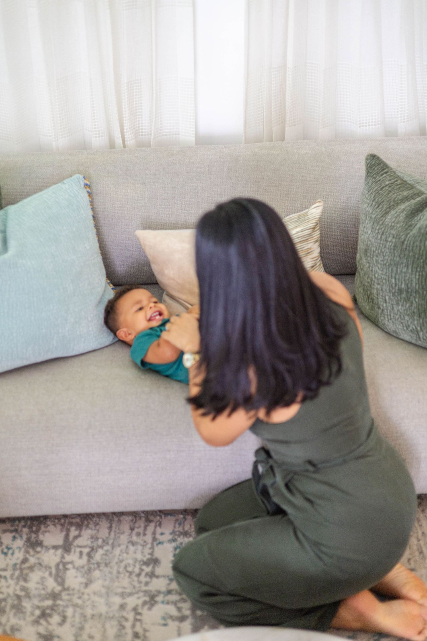 Cozy at-home family sessions in Punta Cana with timeless and emotional storytelling.