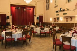 Winterhochzeit Berlin: Die Queens 45 BC als perfekte Indoor-Location für die Feier