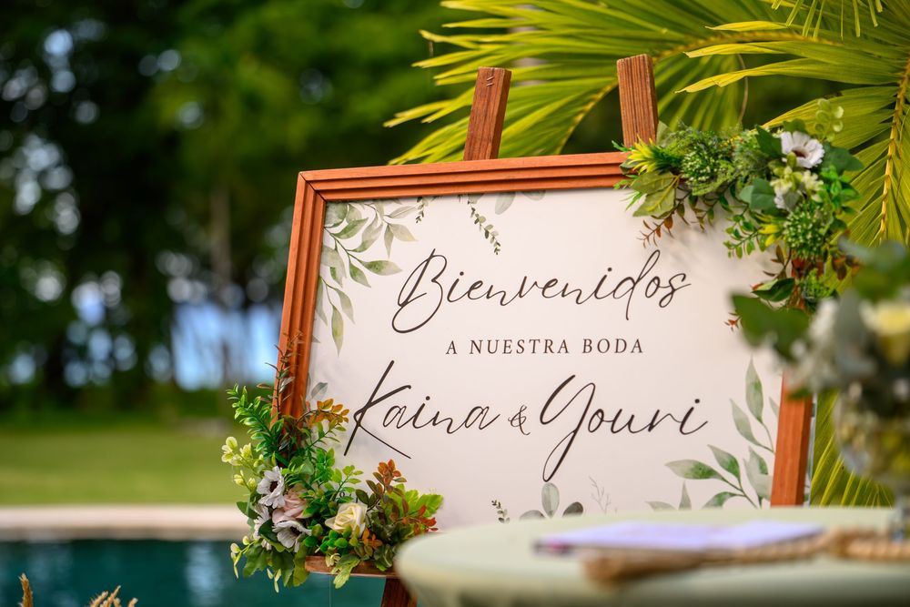 Wedding decor at Sea Horse Ranch, tropical details and elegant Caribbean tones captured in Sosua–Cabarete