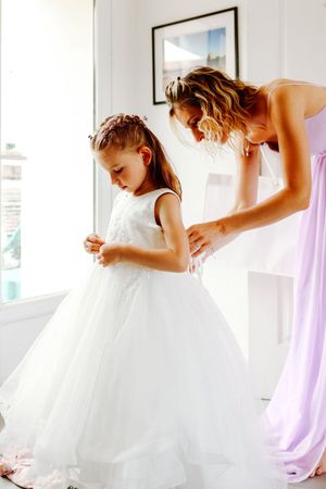 préparatifs de mariage petite fille robe de mariée yvelines