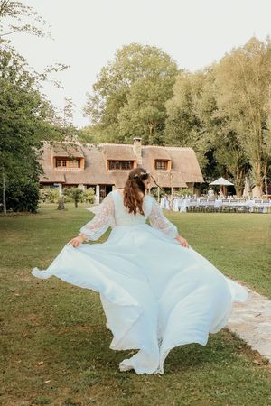 le moulin de la maltorne mariée et sa robe