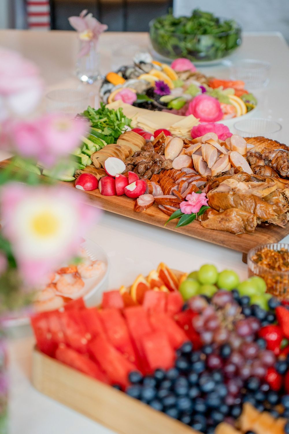 Auckland kids party photography capturing face painting activities and beautiful party food details.