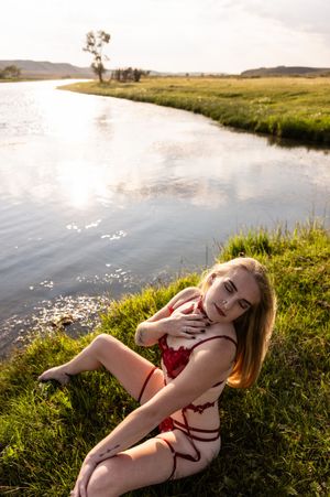 Boudoir photography serving Green River and Rock Springs, WY, creating confident, elegant, and empowering boudoir portraits.