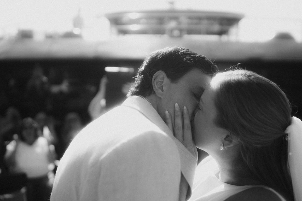 porto elopement photographer documentary intimate wedding emotional moment porto portugal