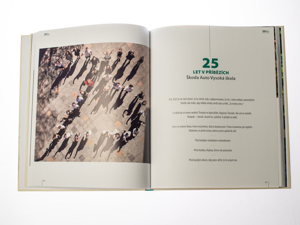 fotografie michal schneider foto photo photography grafika kniha sazba tisk tiskarna cena ceník škoda auto vysoká škola 25 let v příbězích