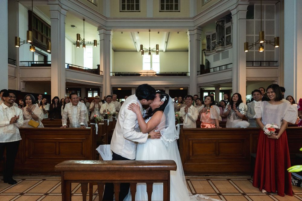 Kirchliche Hochzeit in Hamburg – Brautpaar in der Kirche