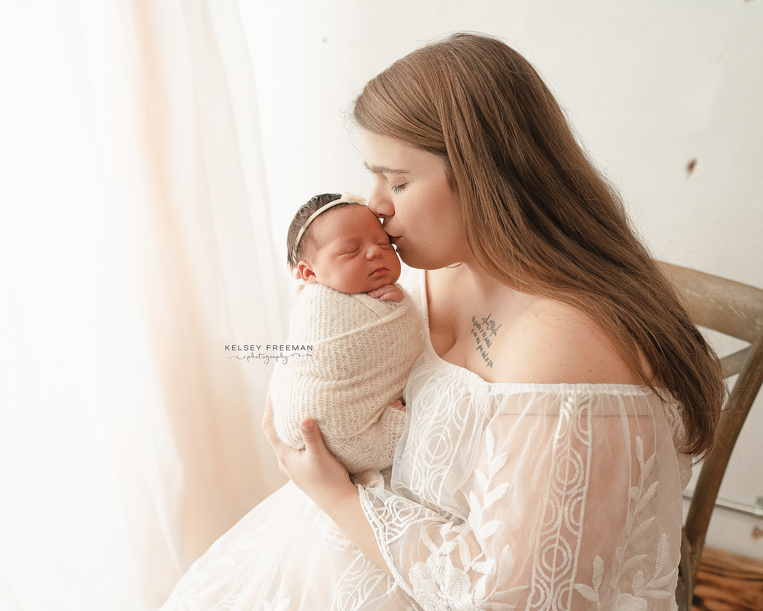 Newborn, maternity, & family photography studio located in between Atlanta, Georgia and Birmingham, Alabama with full service photo studio.