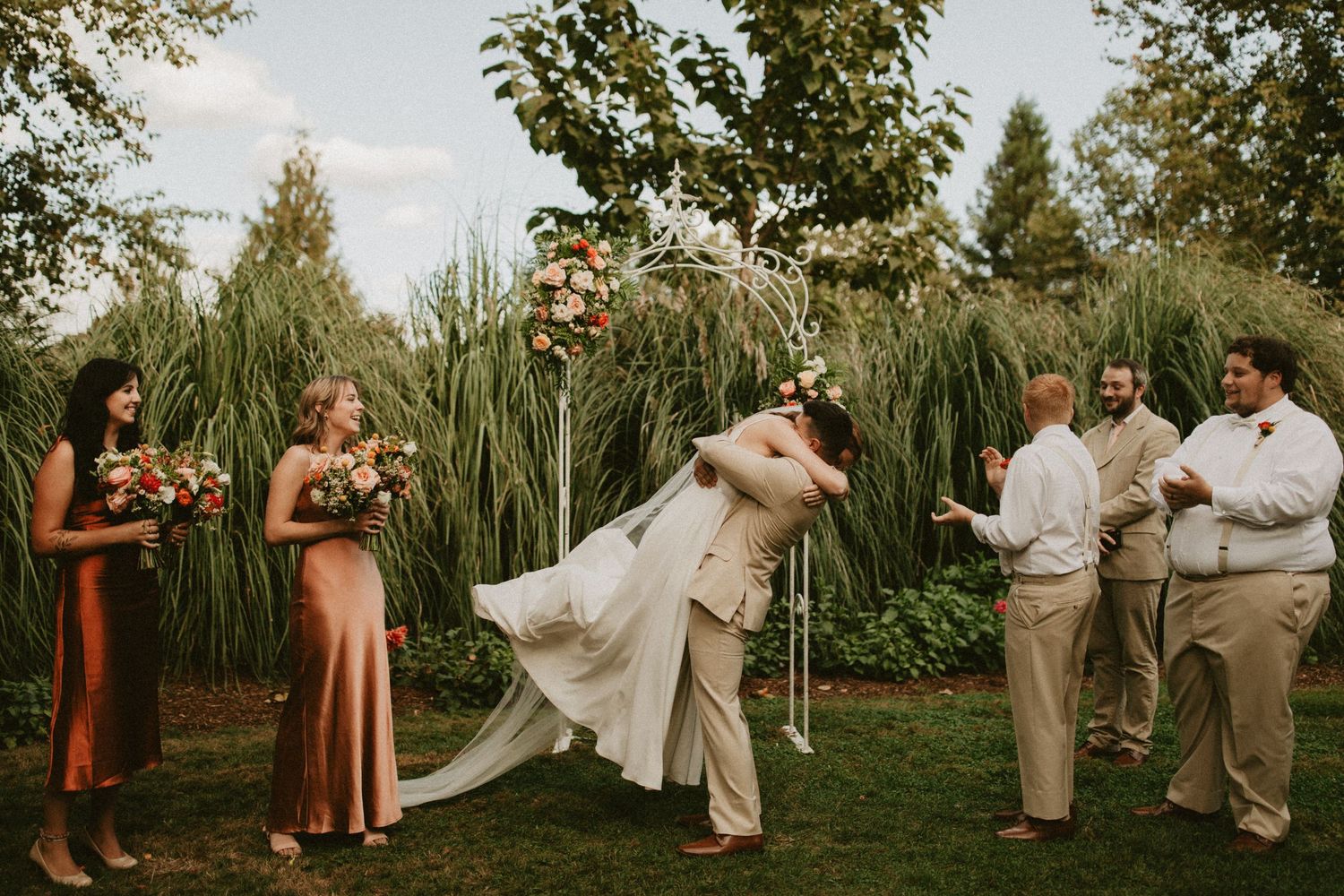 an oregon coast wedding photographer specializing in elopements and intimate weddings for adventurous, emotive couples
