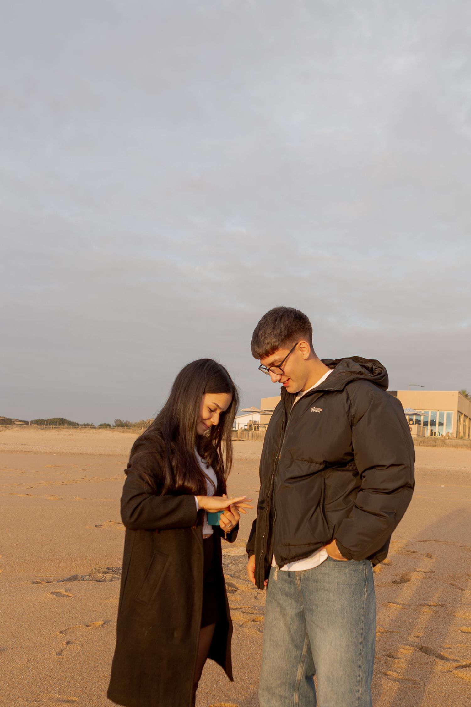 Ensaio fotografico de pedido de casamento; fotos de pedido de casamento; sessão fotográfica de casa; fotografia de casais; VNGaia.