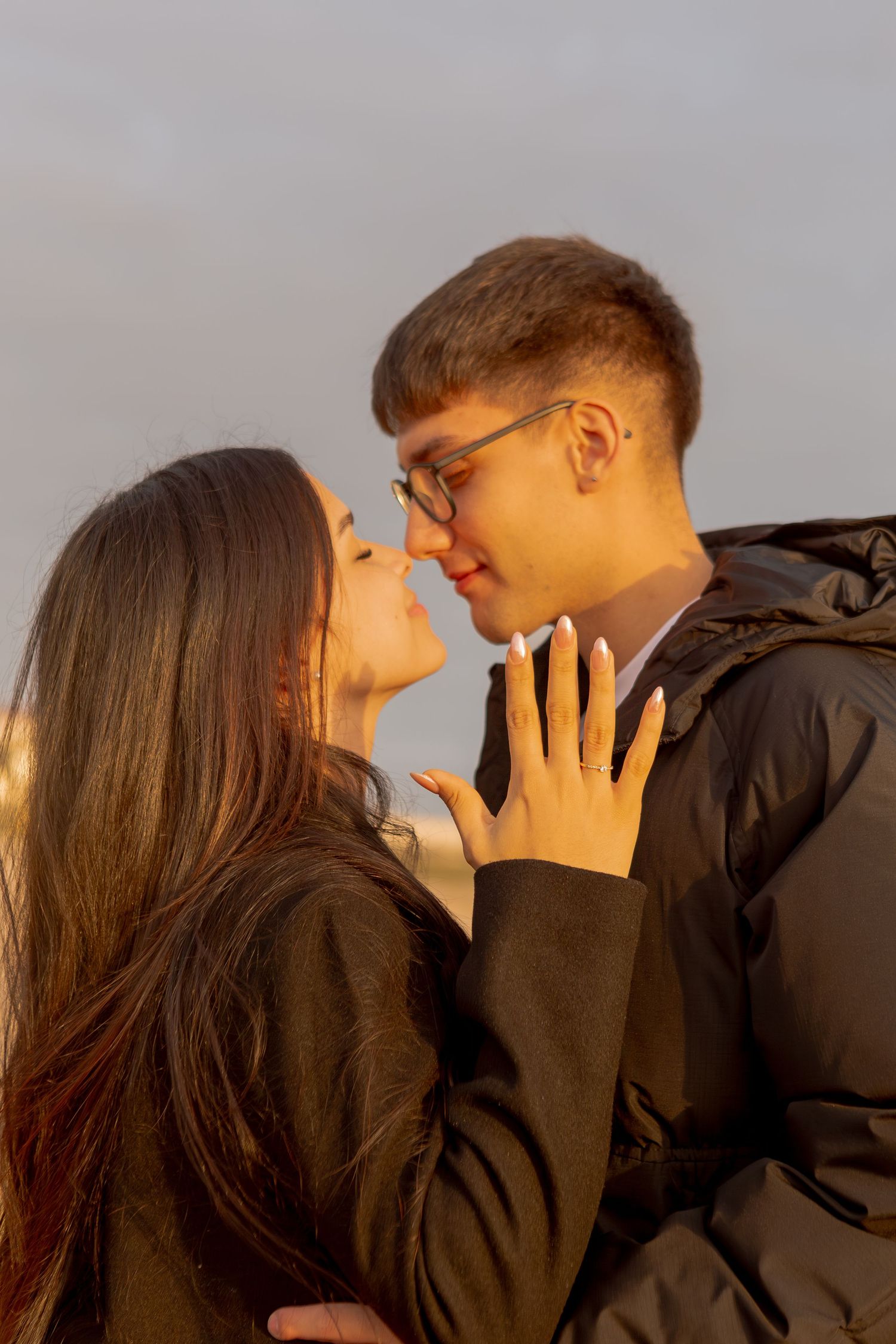 Ensaio fotografico de pedido de casamento; fotos de pedido de casamento; sessão fotográfica de casa; fotografia de casais; VNGaia.