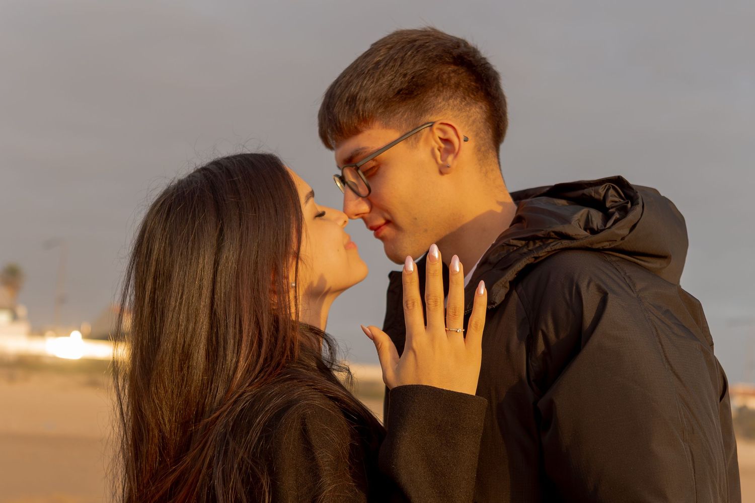 Ensaio fotografico de pedido de casamento; fotos de pedido de casamento; sessão fotográfica de casa; fotografia de casais; VNGaia.