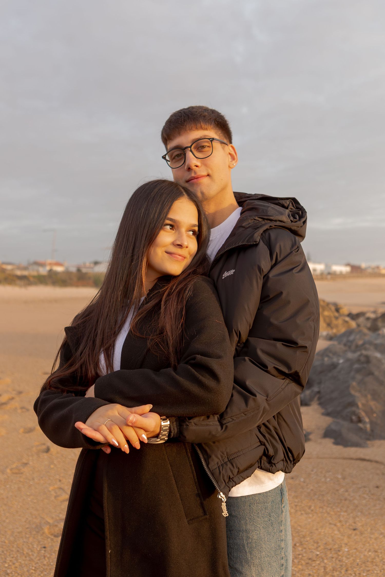 Ensaio fotografico de pedido de casamento; fotos de pedido de casamento; sessão fotográfica de casa; fotografia de casais; VNGaia.