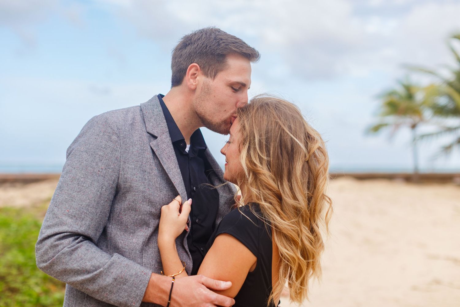 Couples portrait. Ventana al Mar park next to the Condado Vanderbilt Hotel in San Juan, Puerto Rico.
