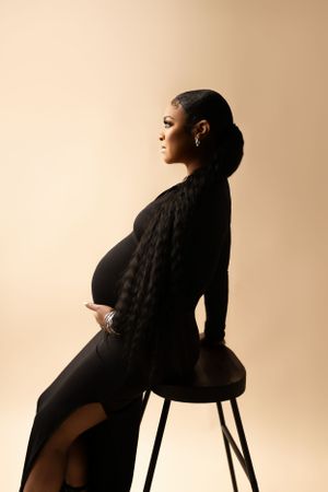 Dallas newborn photographer that provides a luxury in-home client experience.