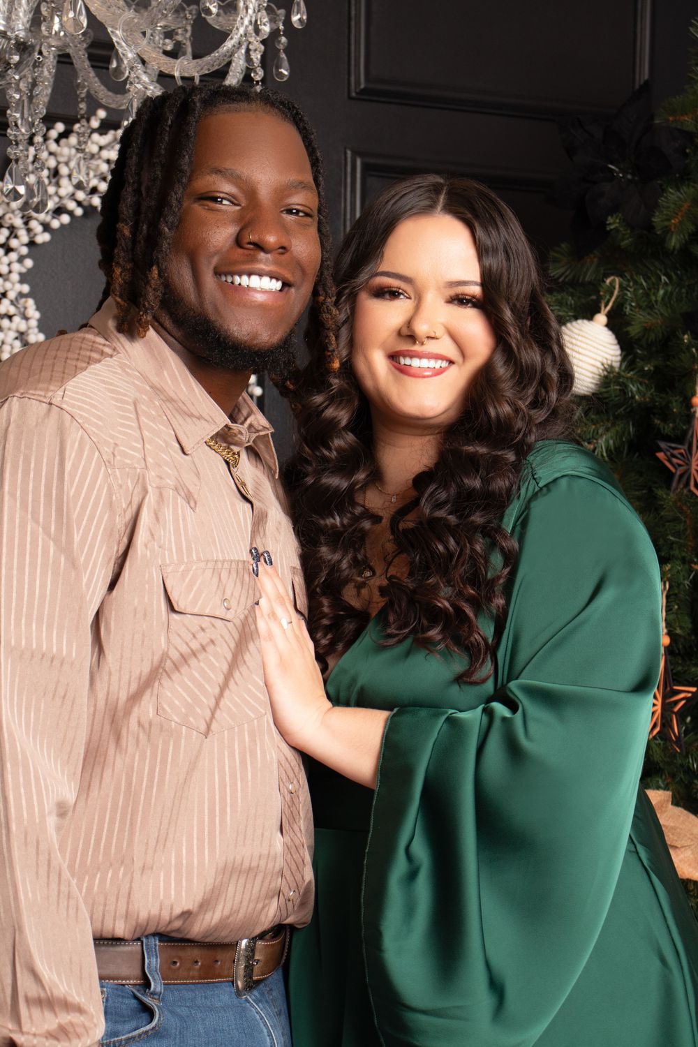 Noni Visuals couple Christmas session