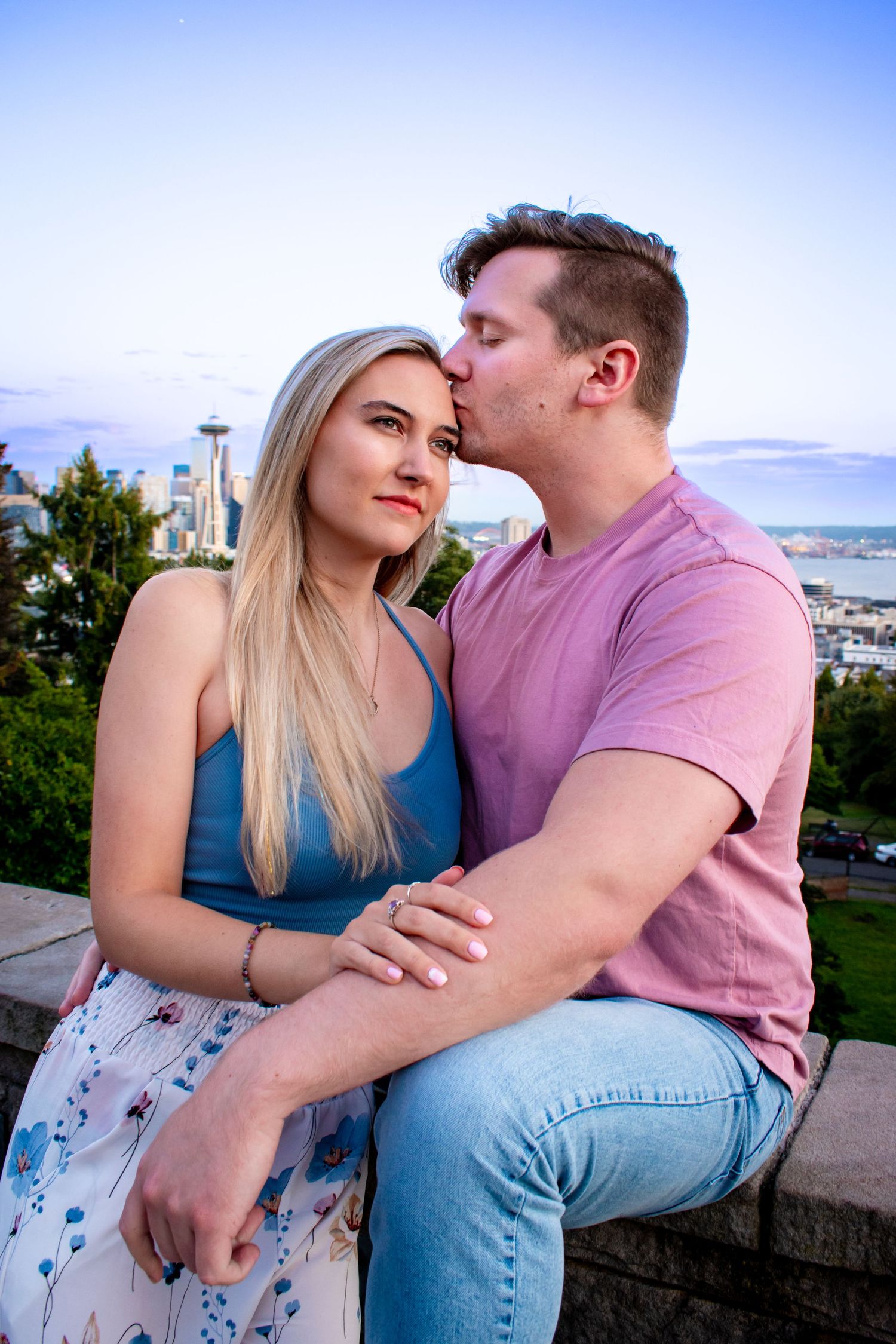 Romantic golden hour couple photo in Seattle, perfect for engagement sessions or couples photography in Kerry Park Washington.