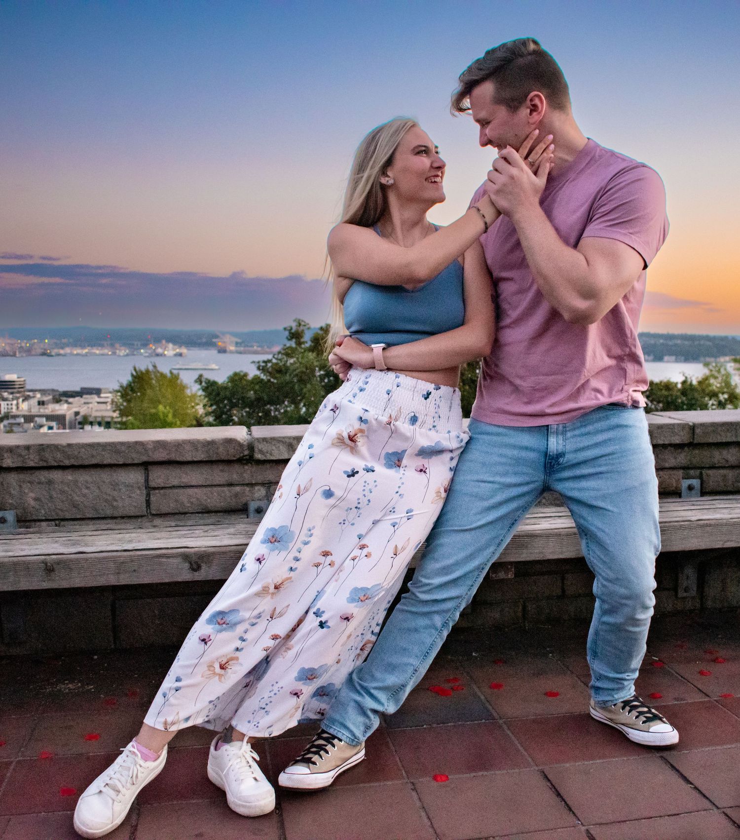 Romantic golden hour couple photo in Seattle, perfect for engagement sessions or couples photography in Washington.