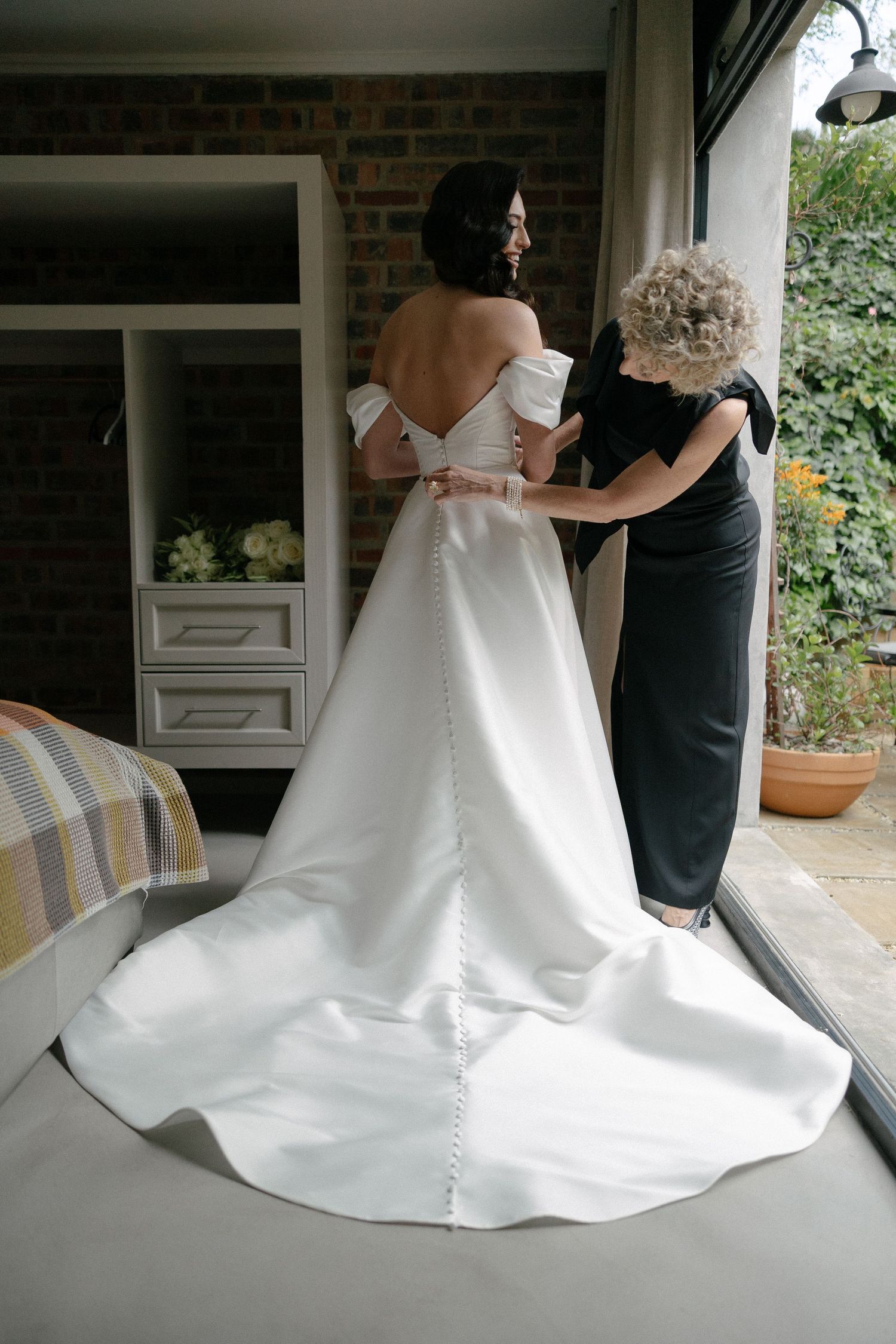 Chanel and Wynanad at De Zeven wedding photos capturing authentic celebrations and beautiful portraits with Christene de Coning Photography.