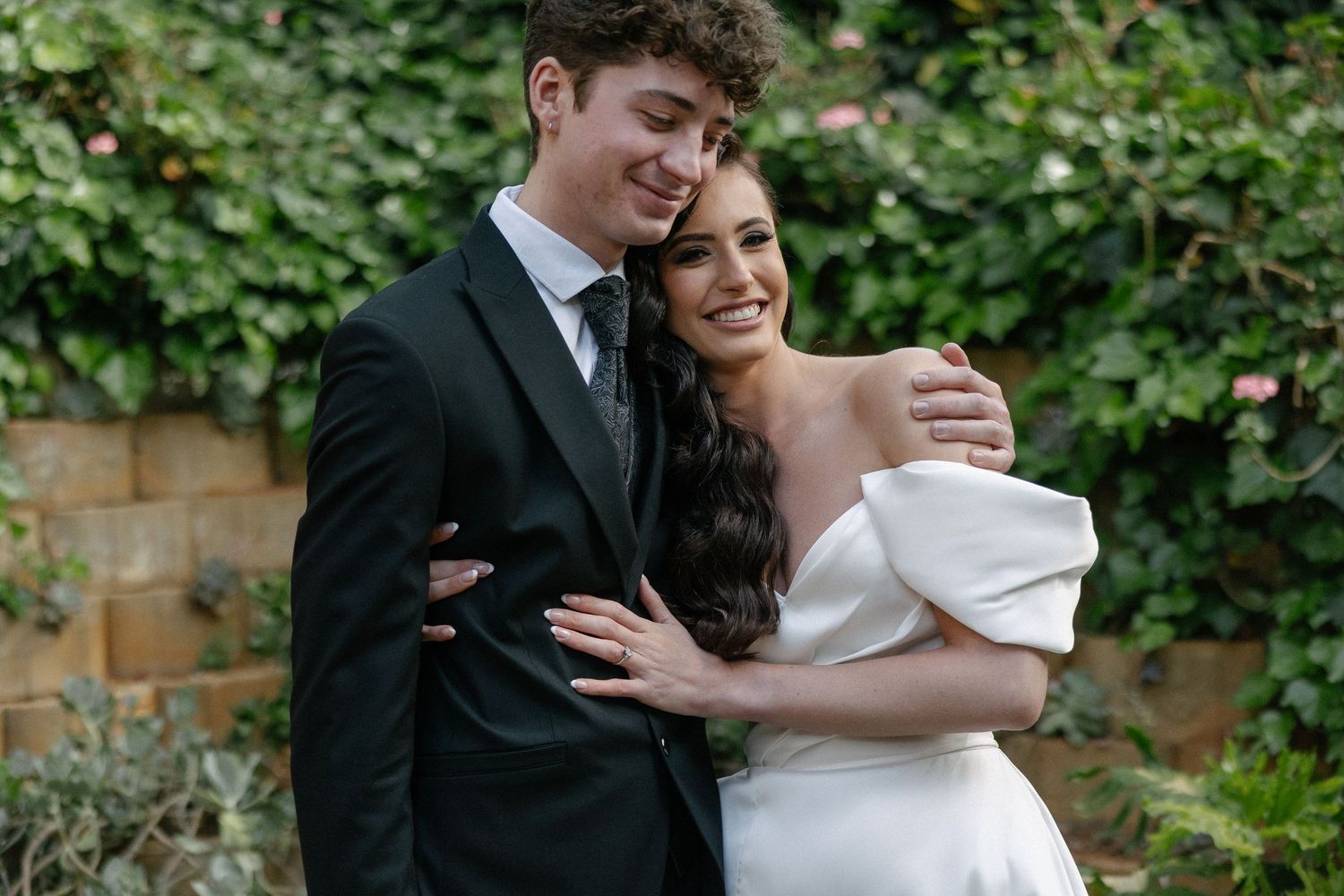 Chanel and Wynanad at De Zeven wedding photos capturing authentic celebrations and beautiful portraits with Christene de Coning Photography.