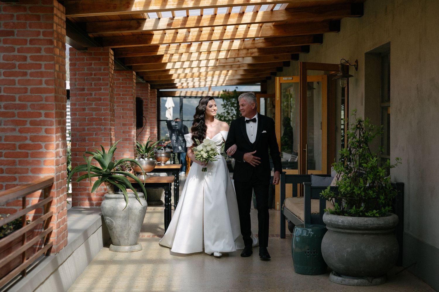 Chanel and Wynanad at De Zeven wedding photos capturing authentic celebrations and beautiful portraits with Christene de Coning Photography.