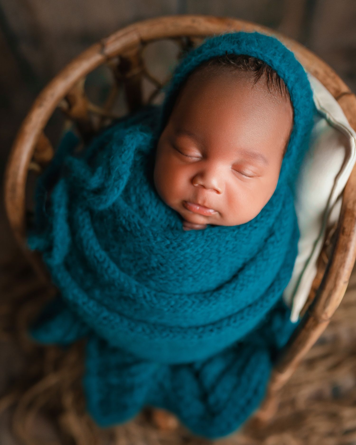 Newborn photography studio located in between Atlanta, Georgia and Birmingham, Alabama with full service photo studio.