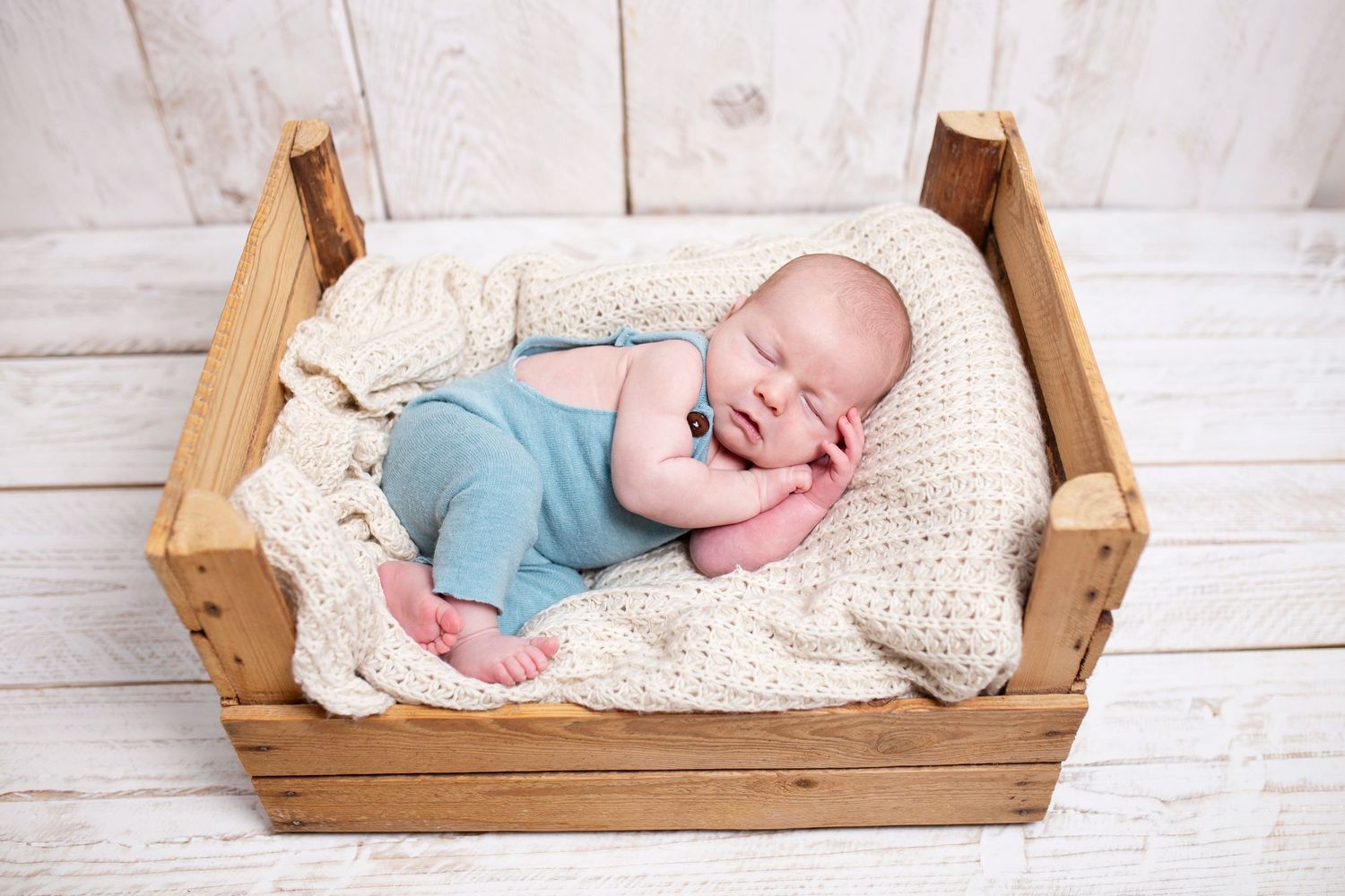 newborn baby photography  by little wonderland photography widnes cheshire