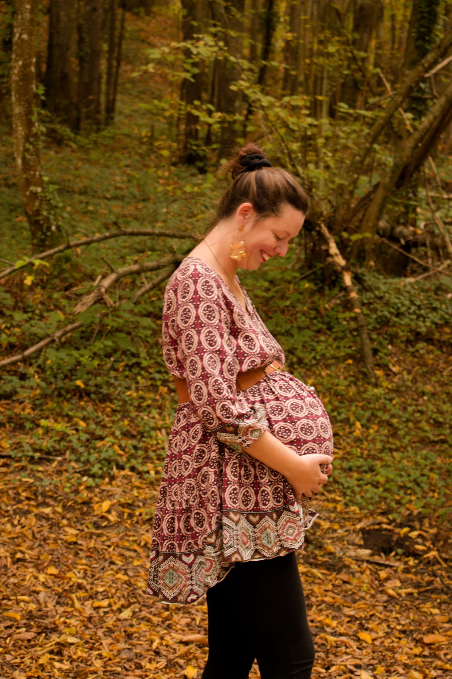 Séance photo de grossesse en extérieur en Isère