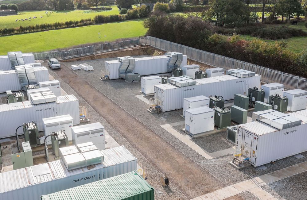 Engineering-trained photographer for renewable energy — BESS, solar, wind and grid connection. Licensed drone imagery across the UK