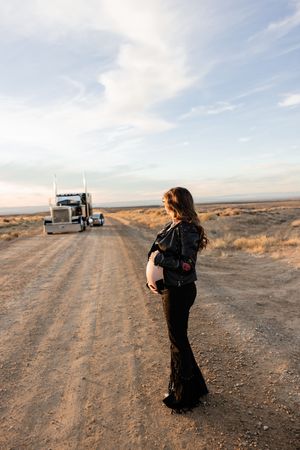 Wyoming & Utah semi truck maternity photographer. Timeless, heartfelt photos celebrating expecting parents on the road and at home.